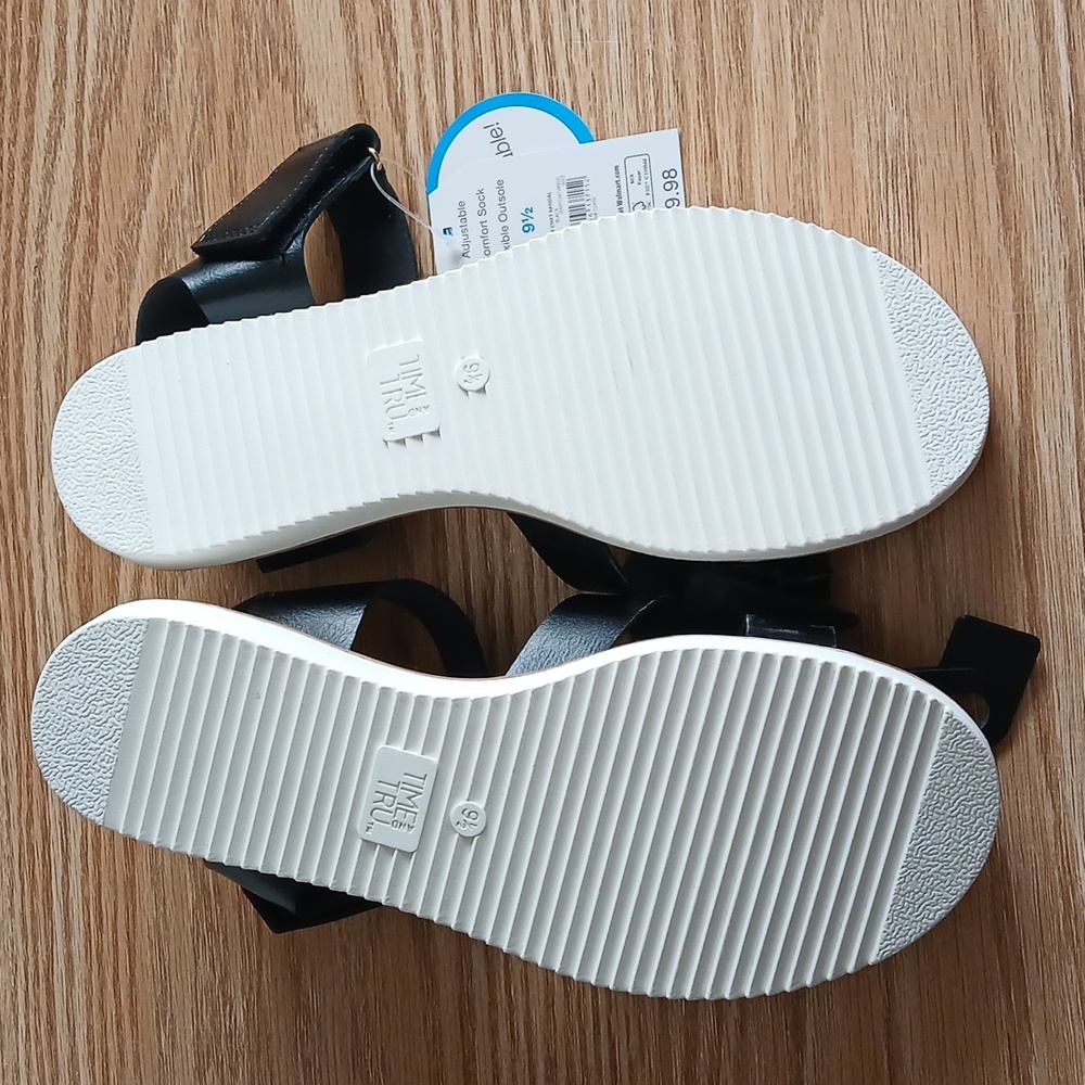 Time and Tru Women's 9.5 Comfort Sandal - Picture 3 of 10
